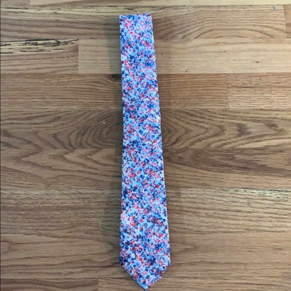 Egara Tie